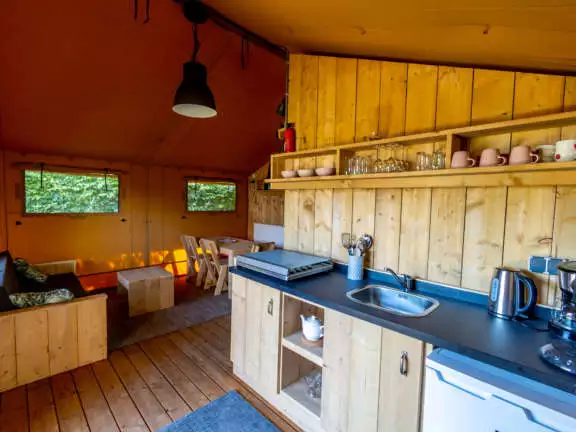 Lodge 006