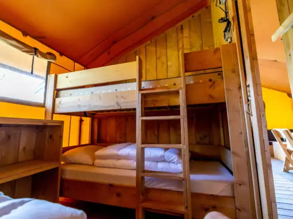 Lodge 010